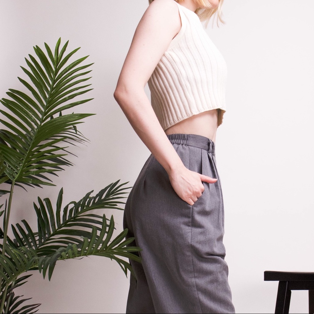 ❌SOLD ❌Vintage cream knit Henley sleeveless crop - Picture 5 of 7